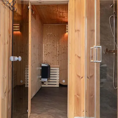Ski-in Out Trysil Cabin, Sauna, 13 Guests * Innbygda
